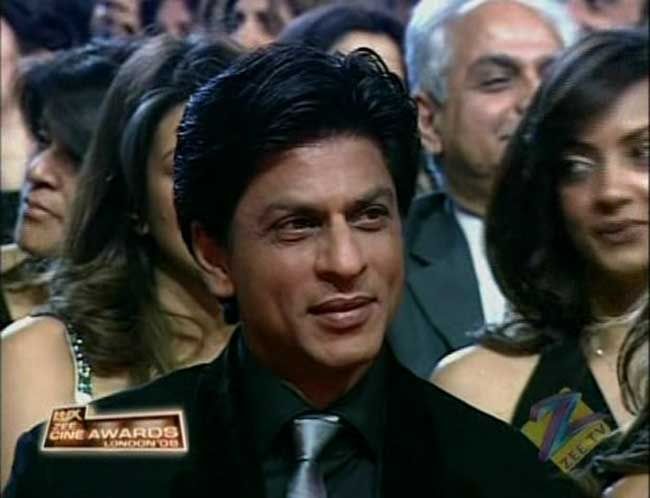 shah rukh khan in Zee Cine Awards London 2008