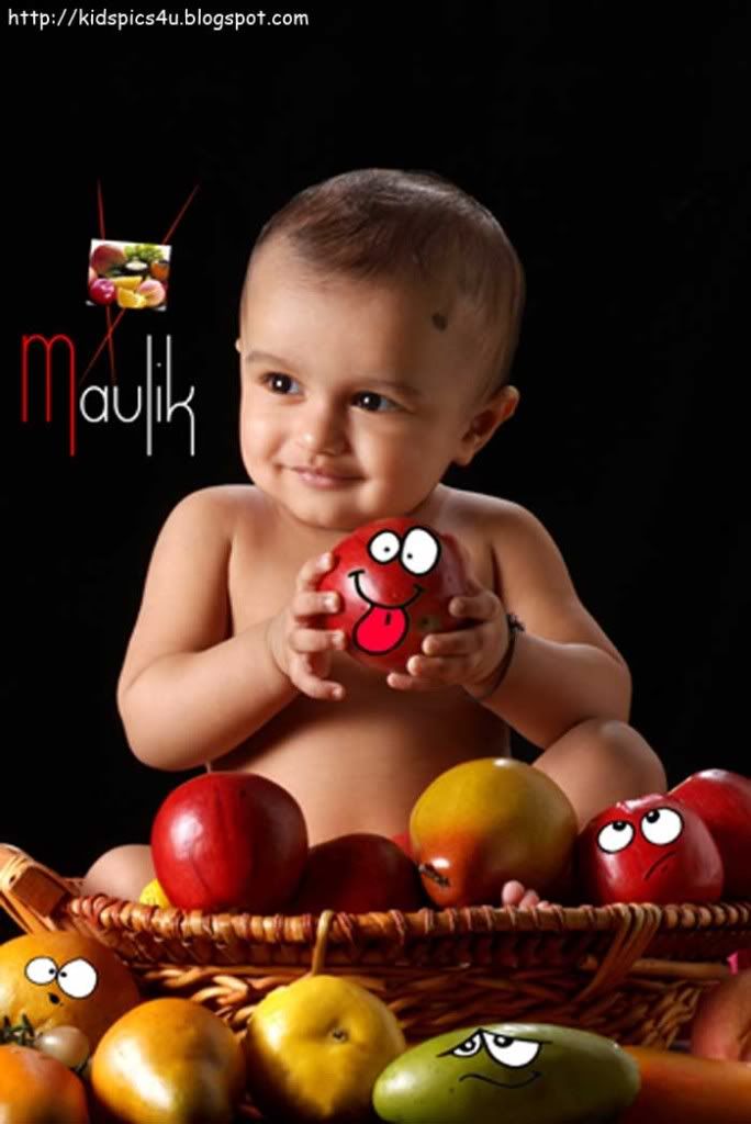 baby eating fruits