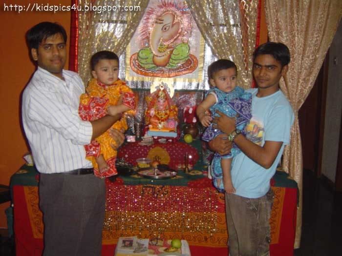 Manavv and Mannas with Ganpati bapa
