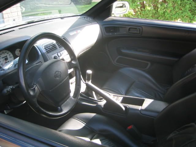 http://i297.photobucket.com/albums/mm205/briggs_d85/white%20car/whitecar065.jpg