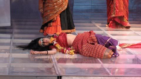 nati binodini bengali actress on floor 311008