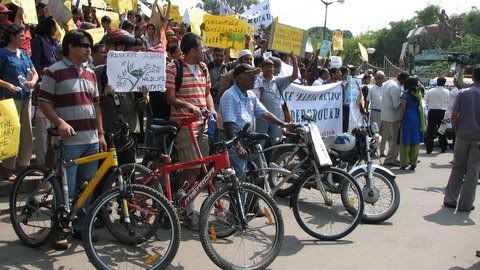 cyclists 091108