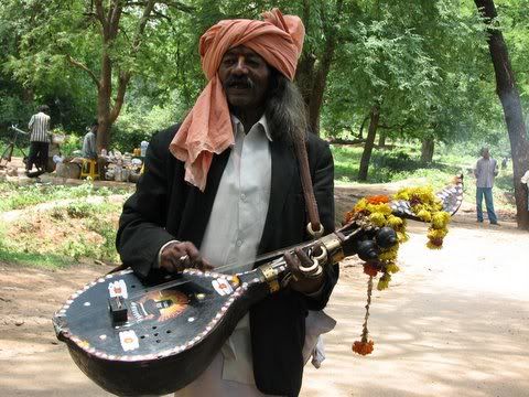folk singer muthathi 300808