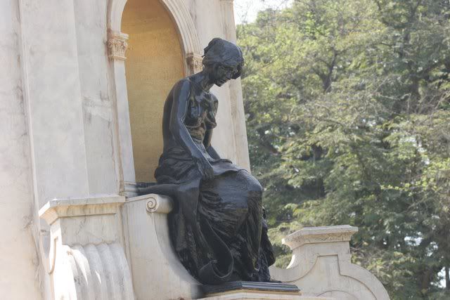 knowledge jc statue lalbagh 290309