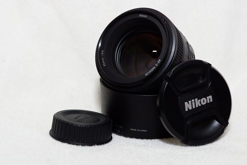 Nikkor 85 1.8G , Nikkor 35 1.8G DX, Body Nikon D300 - 2