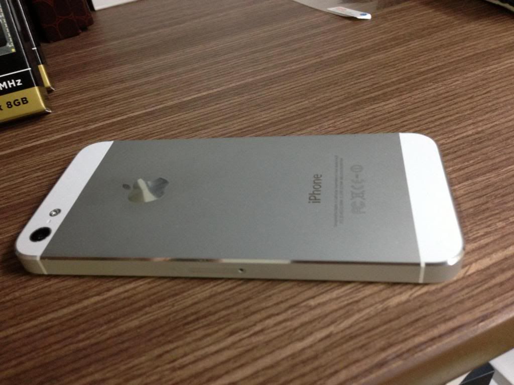 iPhone 5 5S 16, 32, 64 GB Black & White 97-99% zin 100% hàng Mỹ anh em vào lựa nhé.. - 1