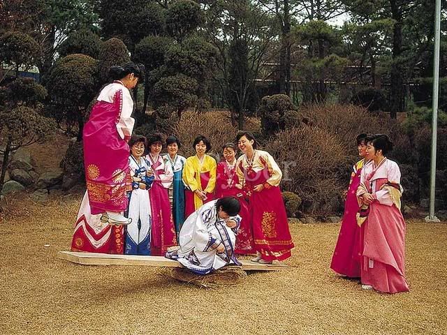 [Resim: noltwigikorea-fanscom29.jpg]