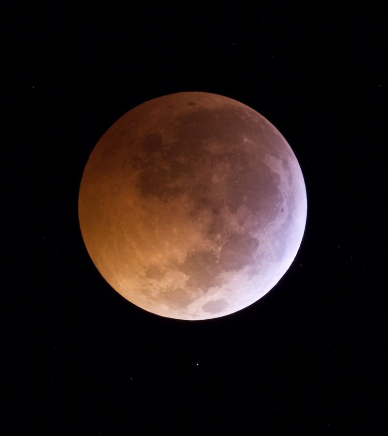 lunar_eclipse_dec21_2010_small-1.jpg