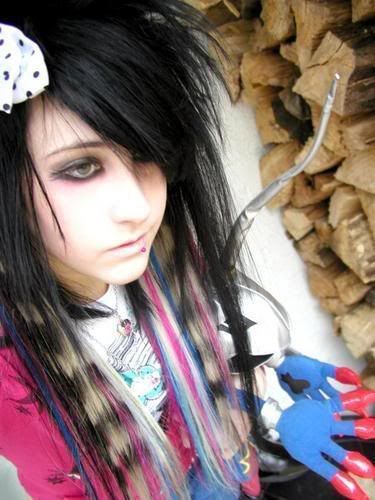 Emo girls short hairstyle tips in the year 2008