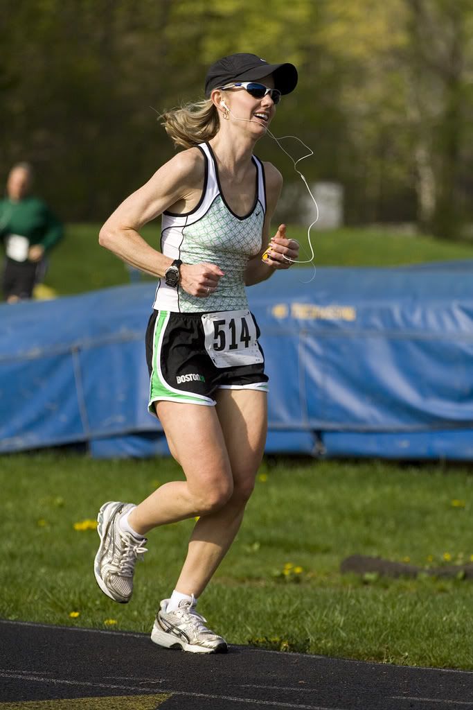 IMAGE: http://i297.photobucket.com/albums/mm222/SteveStanicPhotography/Dara%20Hosta%205k/5k049.jpg