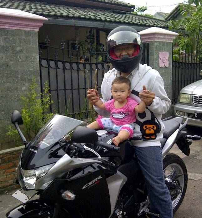Honda CBR250R Tahun 2011 Warna Hitam