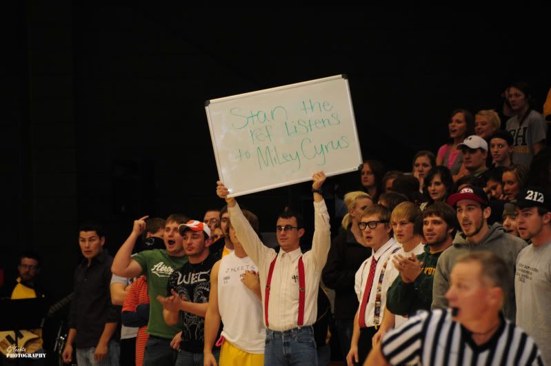 IMAGE: http://i297.photobucket.com/albums/mm233/yushta/stantheref.jpg