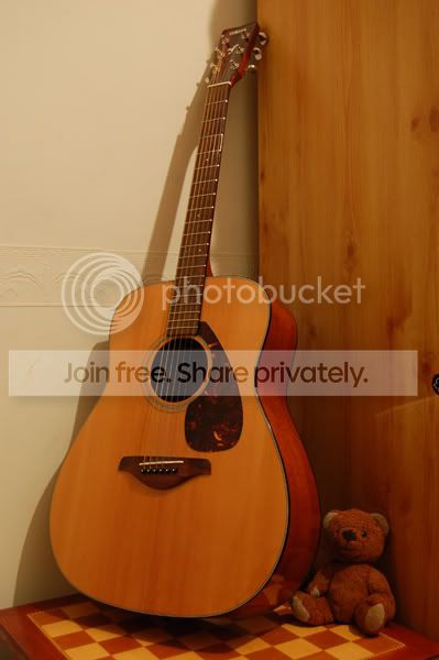 AcousticGuitar.jpg